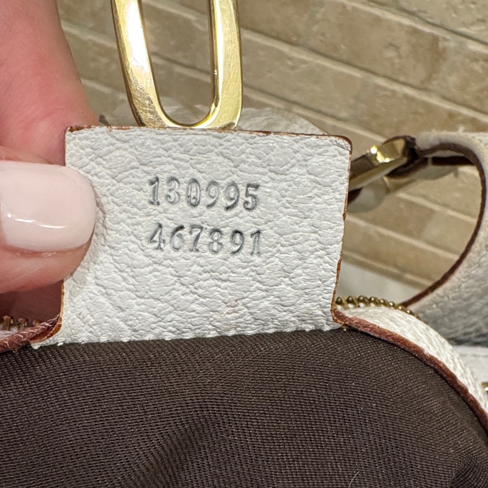 Gucci Junco White Calfskin Leather Vintage Shoulder Bag Authentic - Picture 3 of 16